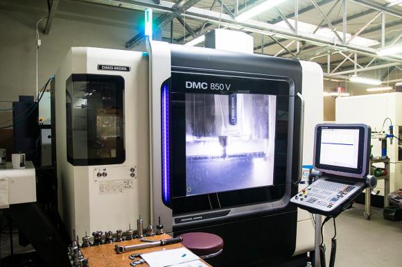 Pionowe centrum obróbcze DMG MORI Typ DMC 850V, rok prod. 2015
